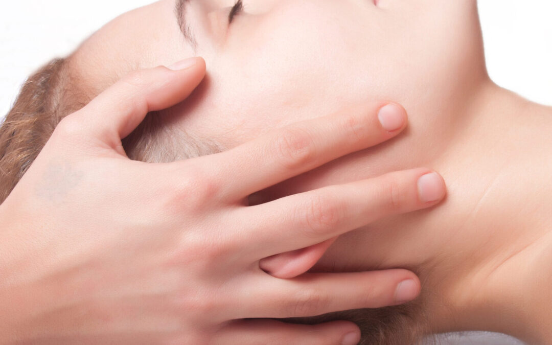 Czym jest psychosomatyka? Jak psychika wpływa na ciało – praktyczne ujęcie dla terapeuty